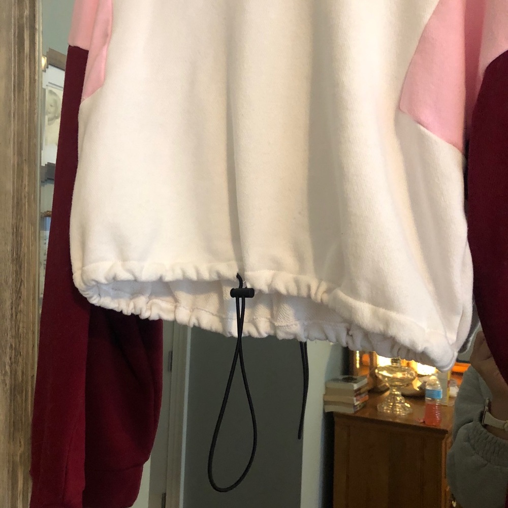 Cropped Pullover - Picture 2 of 3